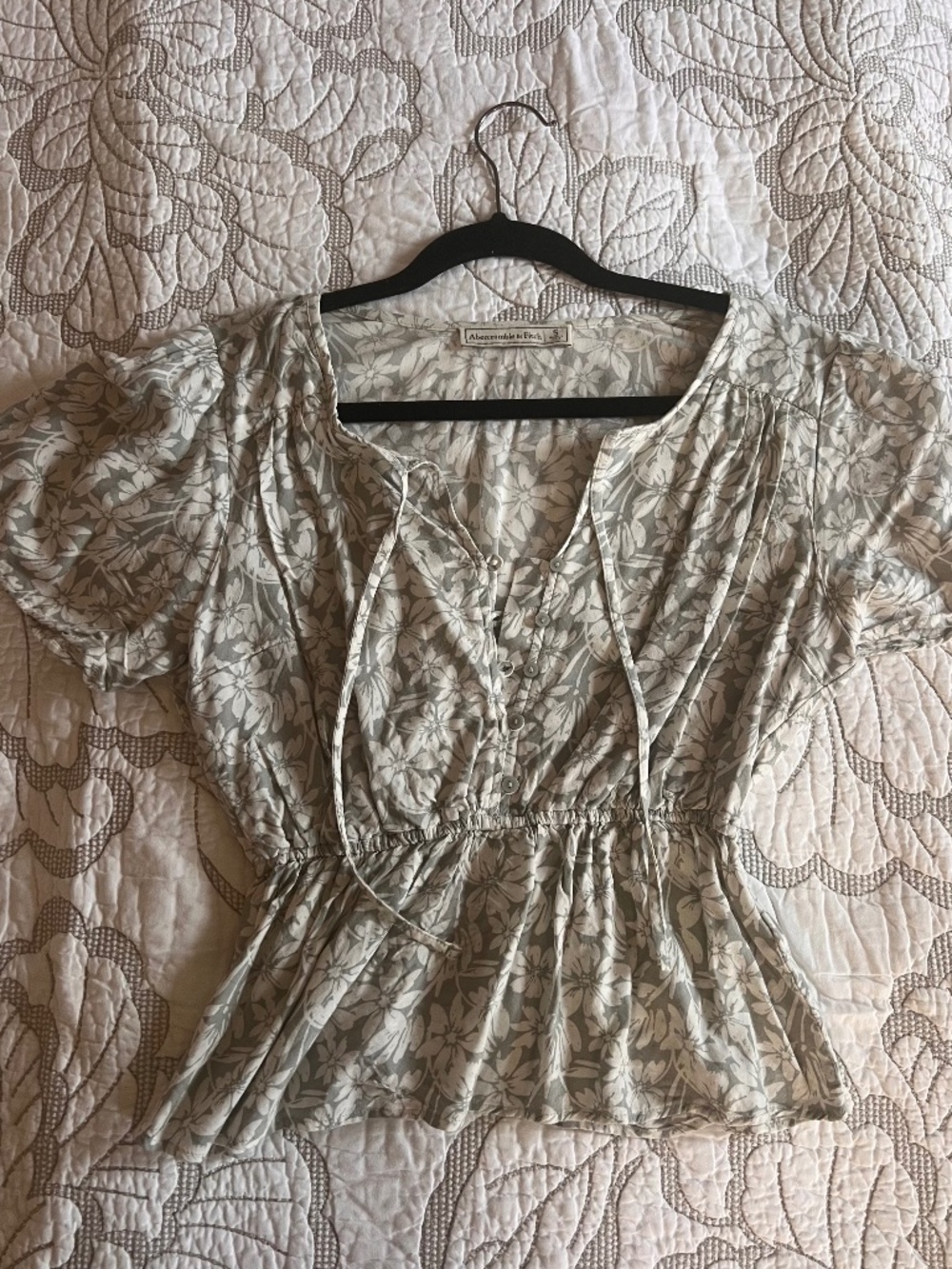 Abercrombie & Fitch Green & White Floral Flowy Short Sleeve Spring/Summer Top